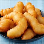 Late-Night Snacks That Won’t Trigger Reflux or Bloating